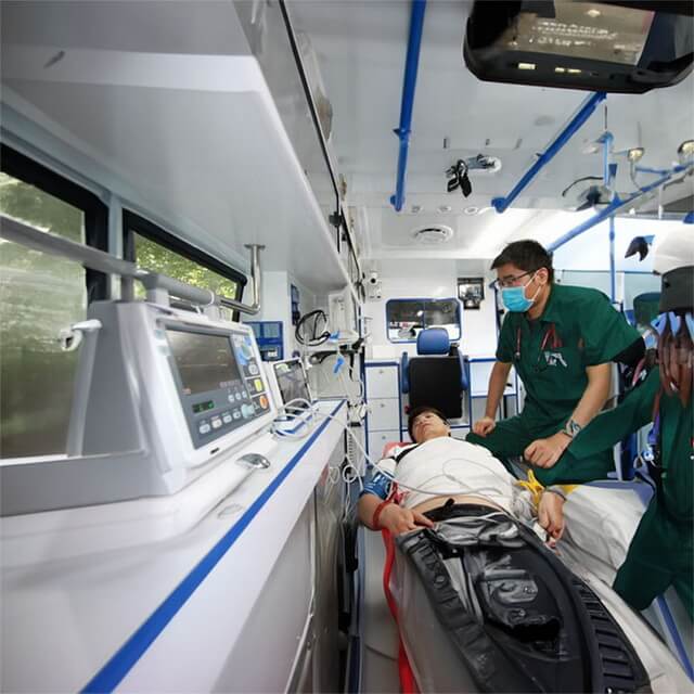 乌达矿业公司总医院预约私人救护车转运到江西吉安 跨省救护车出租哪里实惠