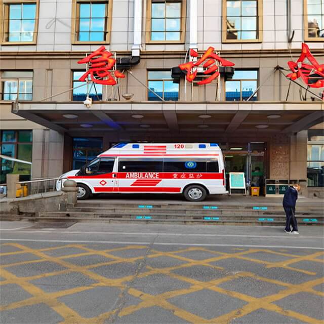 自治区医院租用私人救护车护送到河北邢台 救护车出租费用多少