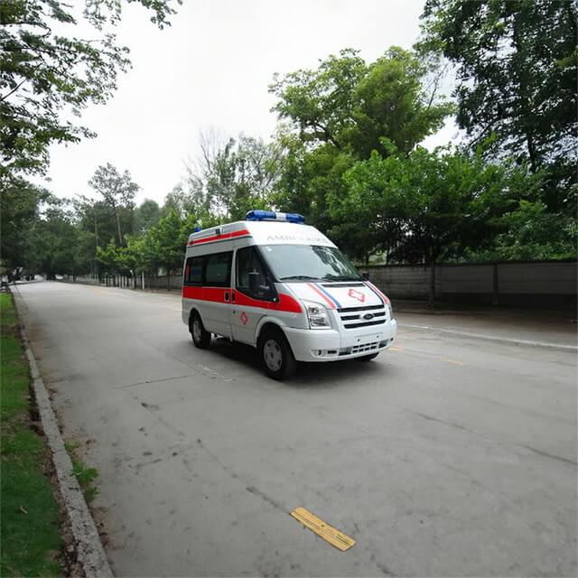 呼市回民区救护车护送到内蒙古自治区鄂尔多斯市鄂托克旗救护车租赁：长途救护车转运服务 租赁120联系电话