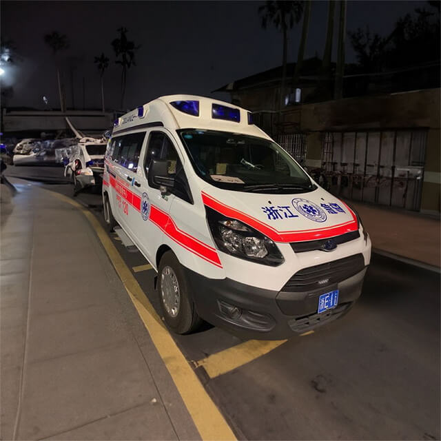 内蒙古自治区呼市回民区救护车转院到呼和浩特市市辖区救护车价钱