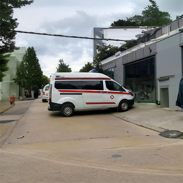 赤峰市元宝山区第三医院租赁私家救护车转院到吉林松原 救护车出租收费多少钱