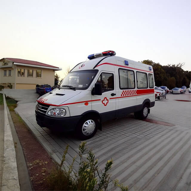 呼和浩特市市辖区救护车到内蒙古兴安盟乌兰浩特市高压氧舱救护车价格 出租私人救护车电话