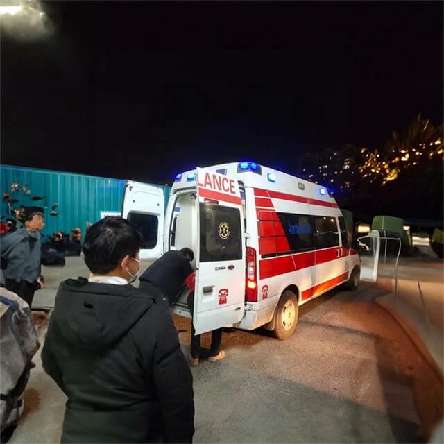 内蒙古自治区呼和浩特市玉泉区救护车出租到阿拉善盟负压救护车转运 出院救护车电话