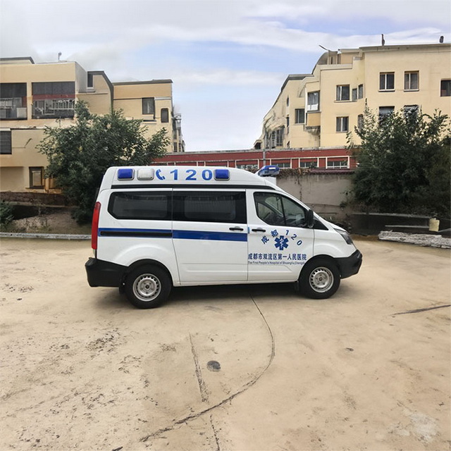 内蒙古自治区呼和浩特回民区救护车转院到内蒙古通辽市科尔沁左翼中旗救护车租赁：病人救护车转运 私人救护车租车联系电话