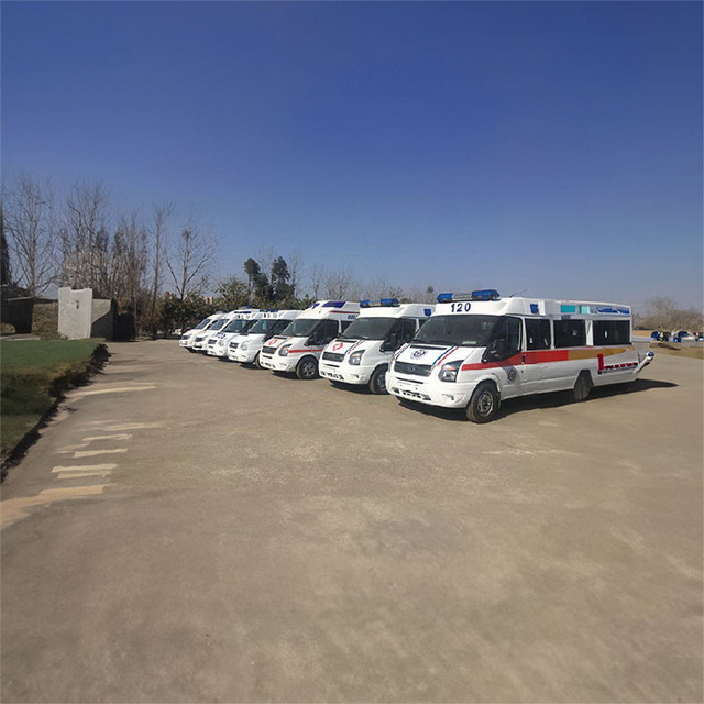内蒙古呼市托克托县救护车出租到通辽市霍林郭勒市救护车出租：转运救护车服务 预约救护车电话是多少