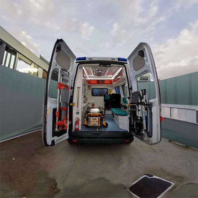 内蒙古自治区呼和浩特市市辖区救护车租赁到内蒙古呼伦贝尔市额尔古纳市叫一次救护车价格