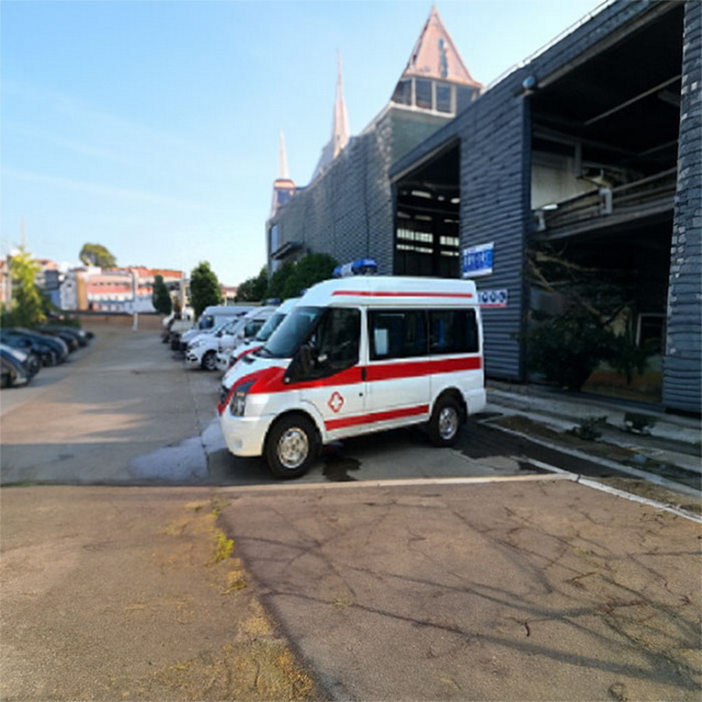 内蒙古民族大学附属医院租赁正规救护车到辽宁葫芦岛 跨省救护车出租哪里靠谱