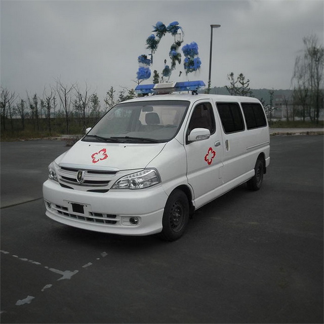 内蒙古妇幼保健院租私家救护车转院到四川攀枝花 救护车出租一般多少钱一辆