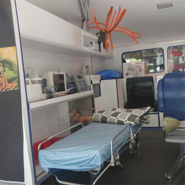 察右前旗人民医院预约私人救护车租赁到湖北潜江 救护车出租要多少钱